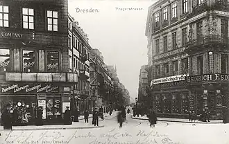 Warenhuis Esders (rechts) voor de verbouwing in 1908