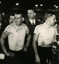 Adolf Schön (rechts) met Kees Pellenaars, met wie hij in 1936 de Zesdaagse van Parijs won