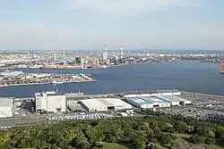 De haven van Chiba die deel uitmaakt van het Keiyo-industriegebied, in het noordwesten van het schiereiland