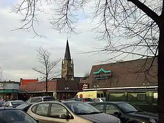 Sint-Petruskerk en Winkelcentrum Den Tempel