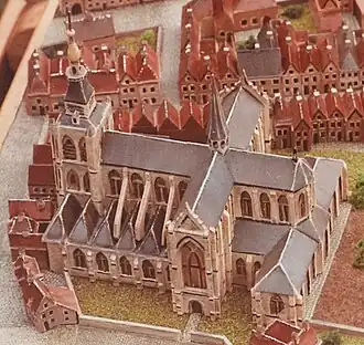 St. Gertrudiskerk in de 18de eeuw vóór de rampzalige beschietingen in 1747. Onderdeel van de maquette dat een replica is van de versie in het Musée des Plans Reliefs te Parijs