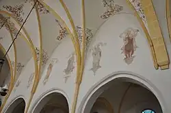 Apostelen op de noordwand van het schip