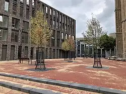 Aan de achterzijde van Focus filmtheater bevindt zich het huidige Kerkplein