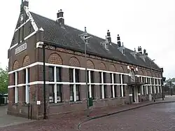 Straatzijde van het station