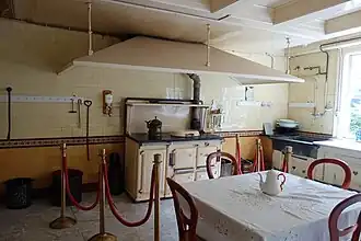 Keuken onder de achterkamer, hier werd door dienstmeiden gekookt.