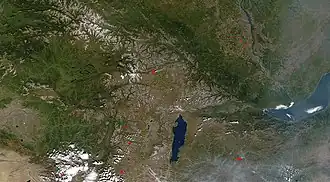 Satellietbeeld van Hövsgöl Nuur (midden onder).