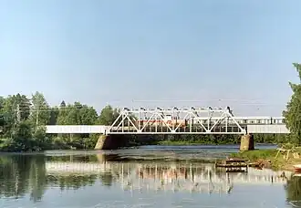 Spoorwegbrug over de Kiiminkijoki, gezien vanuit Asemakylä in Haukipudas