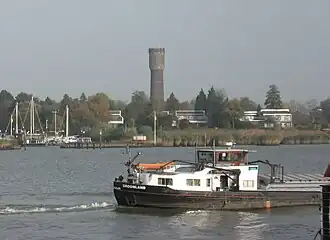 Watertoren Krimpen aan de Lek, gezien vanaf Kinderdijk