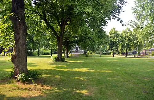 Kinderdorp Neerbosch, park tegenover de Beth-el kerk