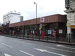 De ingang aan Pentonville Road