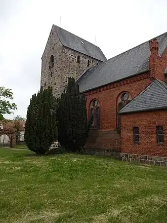 Dorpskerk te Könnigde (toren: 1150; schip: 1898)