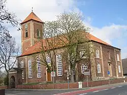 Brinkum, Heilig-Kruiskerk (1842; in 1955 na oorlogsverwoesting herbouwd)