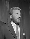 Kirk Douglas