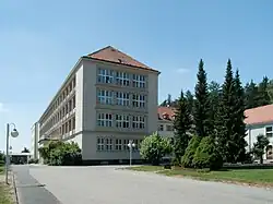 Hoofdgebouw van revalidatiecentrum (2010)