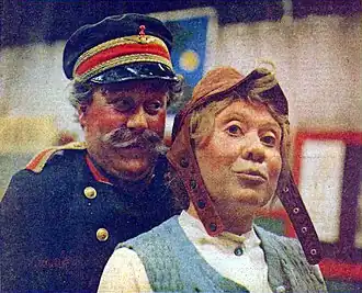 Hans Lindgren en Inga Gill op een publiciteitsfoto voor Klart spår till Tomteboda (1968).