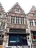 Wederopgebouwd burgerhuis met trapgevel