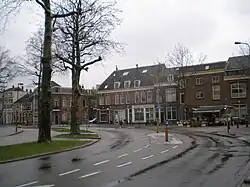 Kleinesingel met na de bocht de Blauwkapelseweg en achteraan rechts de Zandhofsestraat te Utrecht