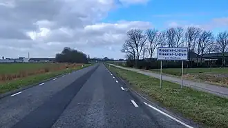 Plaatsnaambord van Klooster-Lidlum op de weg N393 richting Oosterbierum