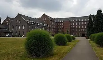 Achterzijde vanuit de kloostertuin