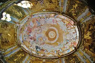 Interieur van de abdijkerk, met stucwerk in rococo stijl