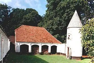 Stallen en duiventoren
