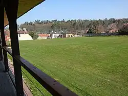 Voetbalveld in het dorp