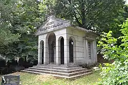 Grafmunument op de begraafplaats van Sint-Rosalia.