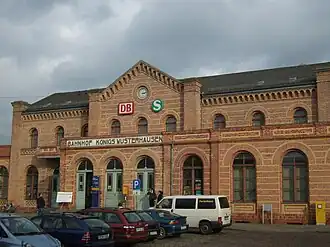 Voorzijde stationsgebouw