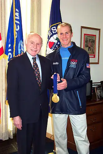 Casey FitzRandolph (r.) met senator Herb Kohl