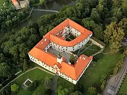 Burcht van bovenaf gezien (2012)