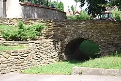 Oude brug in het dorp (2012)
