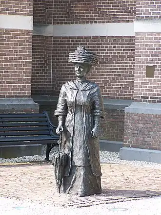 Koningin Wilhelmina (1998), Apeldoorn
