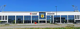 Westzijde met hoofdingang van het Kooi Stadion in 2025