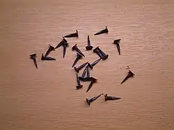 Geblauwde spijkertjes