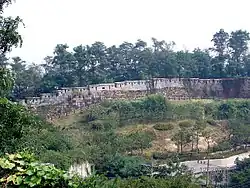 Stadsmuur op de berg Inwangsan