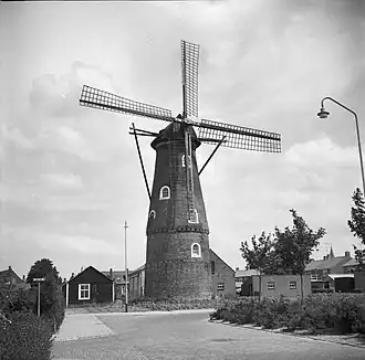 De Hoop, voor verwijdering van het wiekenkruis