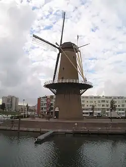 De molen met het Oudhollandse tuig (oktober 2005)