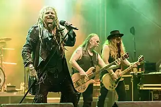Korpiklaani tijdens een liveoptreden (2022)