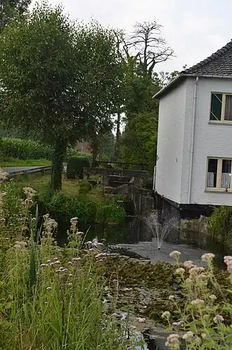 Molenaarshuis met molenvijver