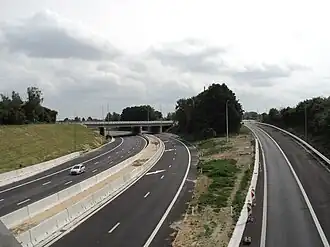 De R8 bij de trompetaansluiting met de A19