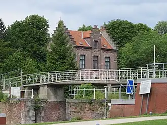 Sluis 11 met bijhorend Sluiswachtershuis