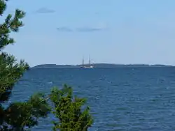 Gezicht op Kõverlaid vanaf Muhu