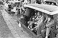Ajax-coach Hans Kraay in een dug-out (4 mei 1975).