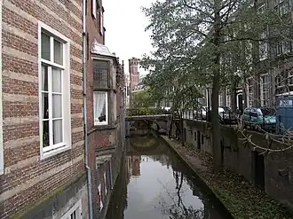 De Kromme Nieuwegracht vanuit het zuiden.