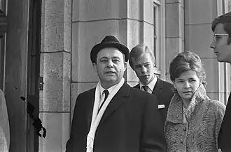 Van de Moosdijk bij de rechtbank van Den Bosch met vrouw en zoon