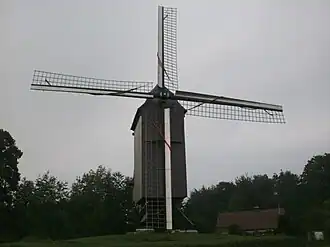 De Kruiskoutermolen in Mere