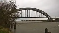 Brug vanaf het oosten gezien