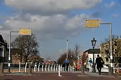 Heen en weer (2005), Leiden