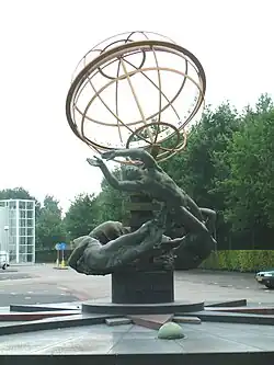 Het standbeeld de Zonnewijzer van Fred Carasso