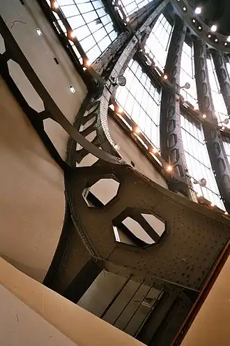 Festhalle van binnen